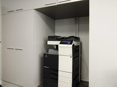 Встроенный шкаф в офисе компании «Кантрева»