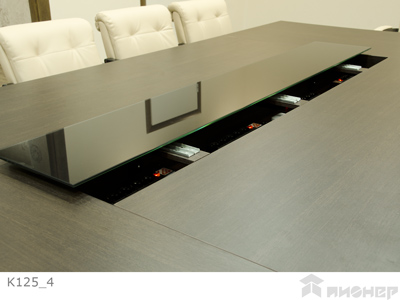 Классический дизайн переговорной комнаты, прямоугольный большой офисный стол для заседаний руководителей компании
