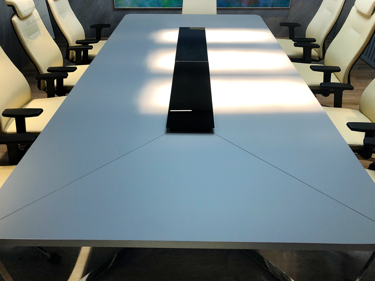 Переговорный стол, конференц стол в переговорную премиум класса купить, стол 320 на 150 см, 41 мм, суперматовый пластик Fenix HPL