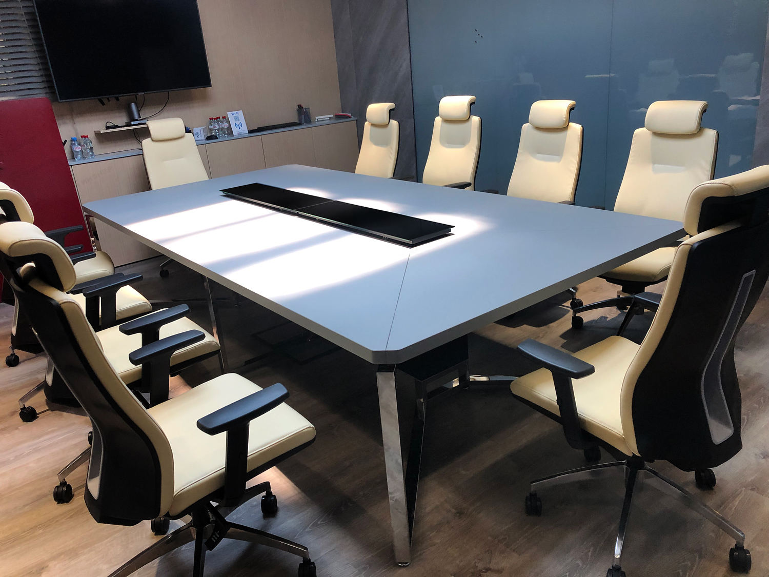 Переговорный стол 3 метра 20 см на 160 см в ширину, суперматовый пластик Fenix HPL, стальные опоры из нержавейки