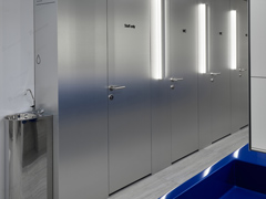 Рабочее место сотрудника в офисе нотариальной конторы