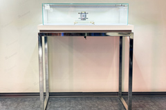 Дизайнерская ювелирная витрина. В наличии. Возможна аренда