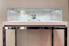 Ювелирная витрина в наличии со светом, возможна аренда