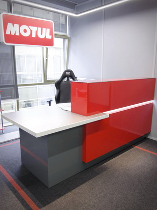 Стойка ресепшен для «Motul»