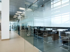 офисные столы для автосалона «Acura» 