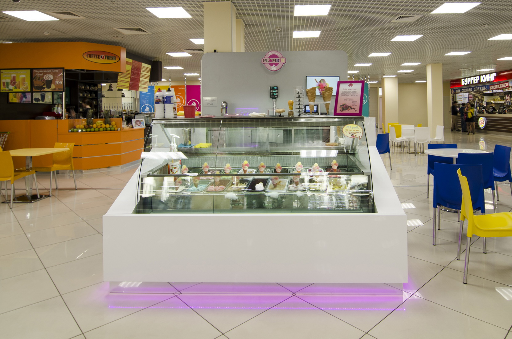 Барная стойка для мороженого в торговом центре «Парус»