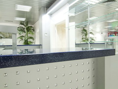 Барная стойка с панелью сибу в сервисном центре «Авторусь»