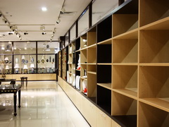 Торговая мебель для магазина «Шинуа»