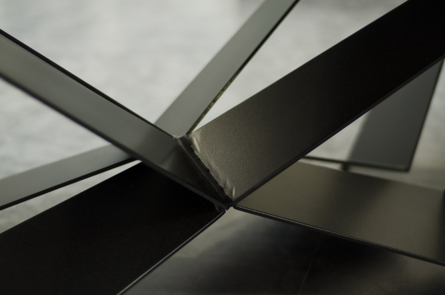 Опора стола Scorpio металла окрашенного в черный