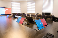 Большой стол заседаний  для государственного учреждения.