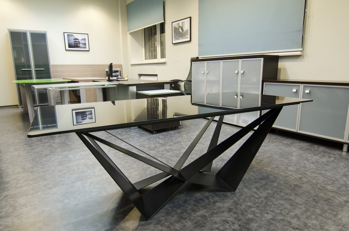 Дизайнерский стол из искусственного камня от ЗАО «Пионер»