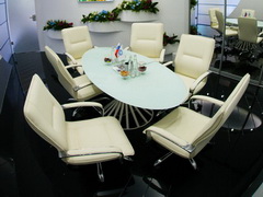 Дизайнерский стол для агентства «Грата»