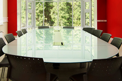 Белый  стол переговоров стеклянный большой - до 14 человек