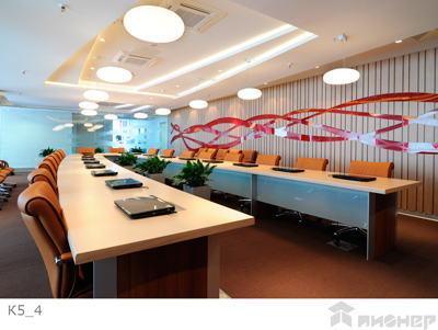 Большой Стол для заседаний в офисе МКБ